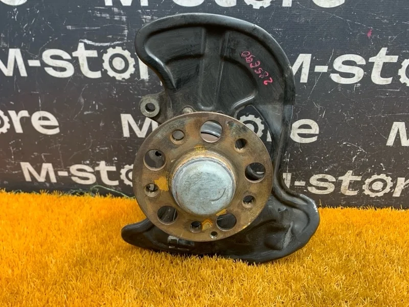 Ступица Mercedes-Benz C-Class 2010 A2043320201 W204 271.860, передняя правая