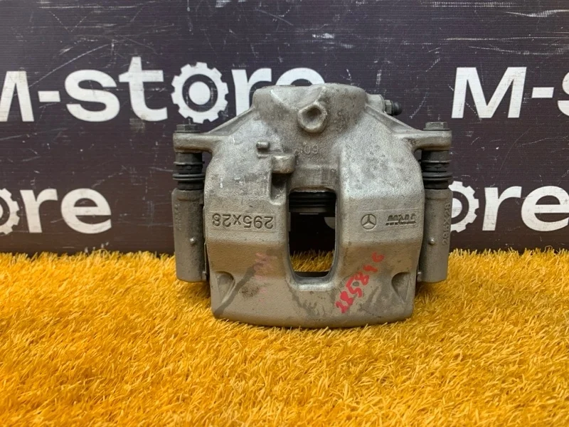 Суппорт Mercedes-Benz C-Class 2010 A2044212481 W204 271.860, передний правый