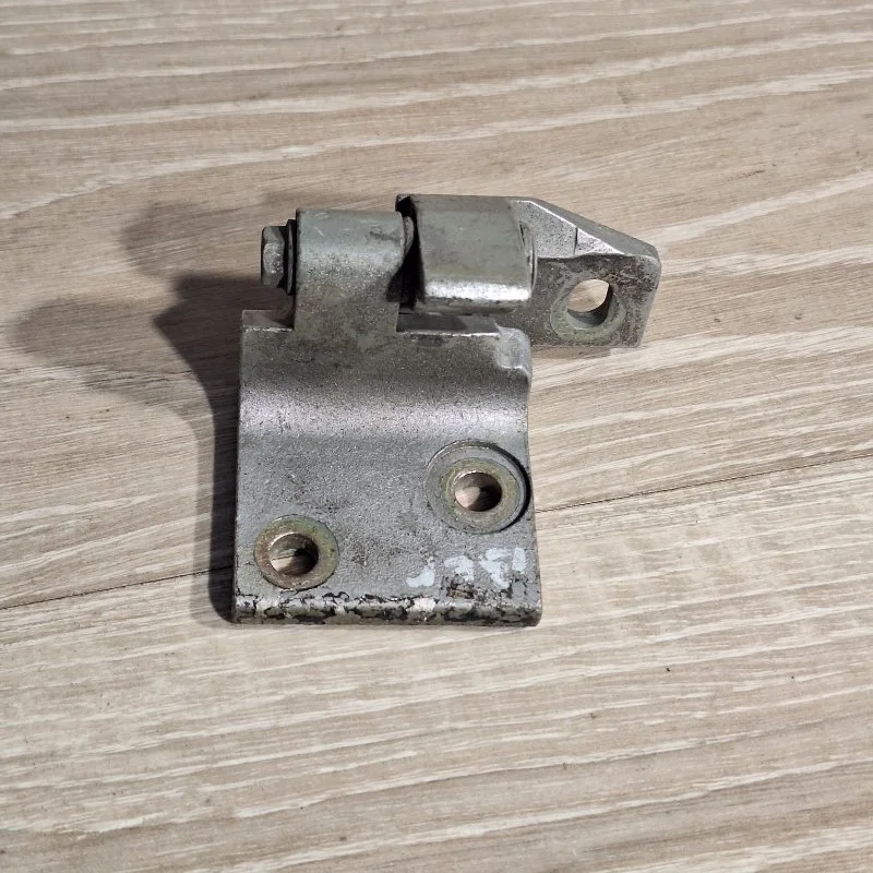 Петля двери Citroen Berlingo 2002-2012 9035L0 M59