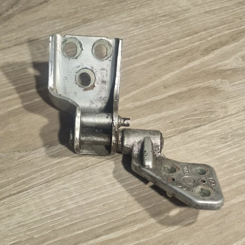 Петля двери Peugeot Partner 2008-2016 8717C1 B9, задняя