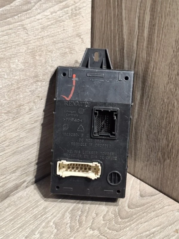 Блок комфорта Renault Logan 2013-2018 8201279201 2
