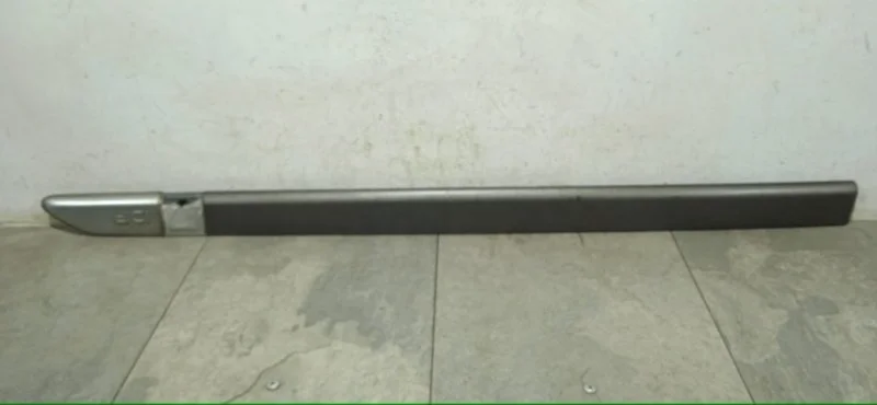 Молдинг двери Renault Laguna 2001-2008 8200036020 2, передний левый