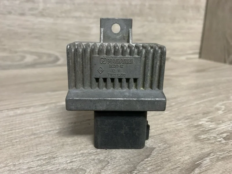 Реле свечей накала Renault Scenic 2003-2010 7700115078 2