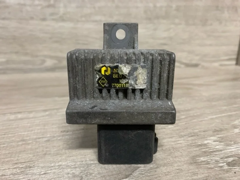 Реле свечей накала Renault Scenic 2003-2010 7700115078 2