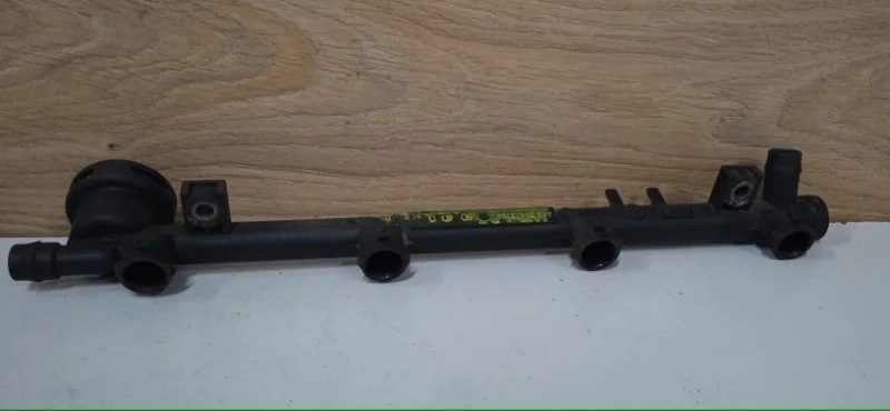 Топливная рампа Renault Megane 2002-2009 7700107405 2