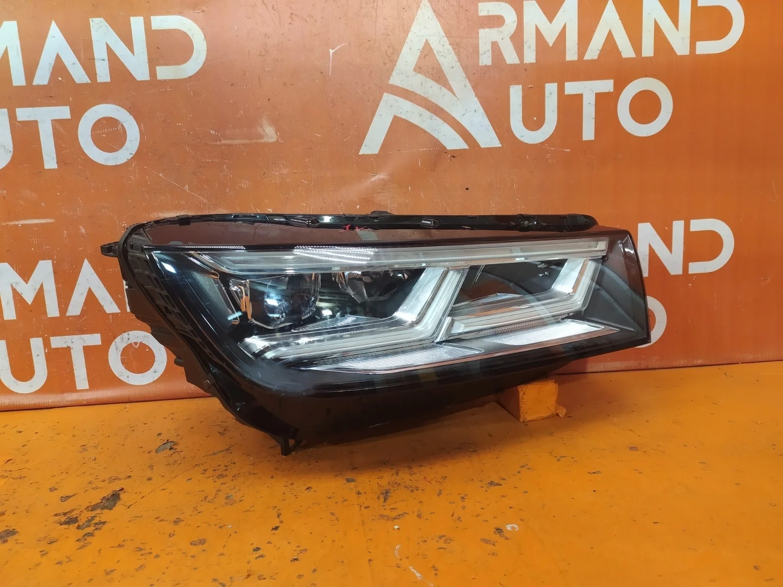 Фара Audi Q5 2017-2020 FY