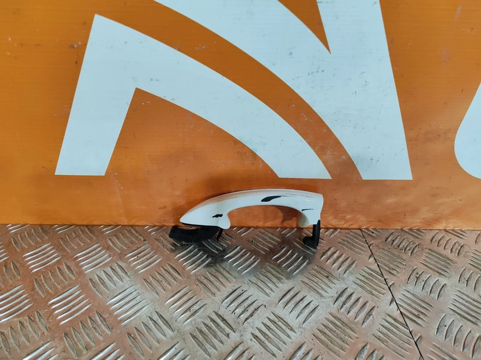 Ручка двери внешняя Skoda Octavia 2013-нв A7 (5E)