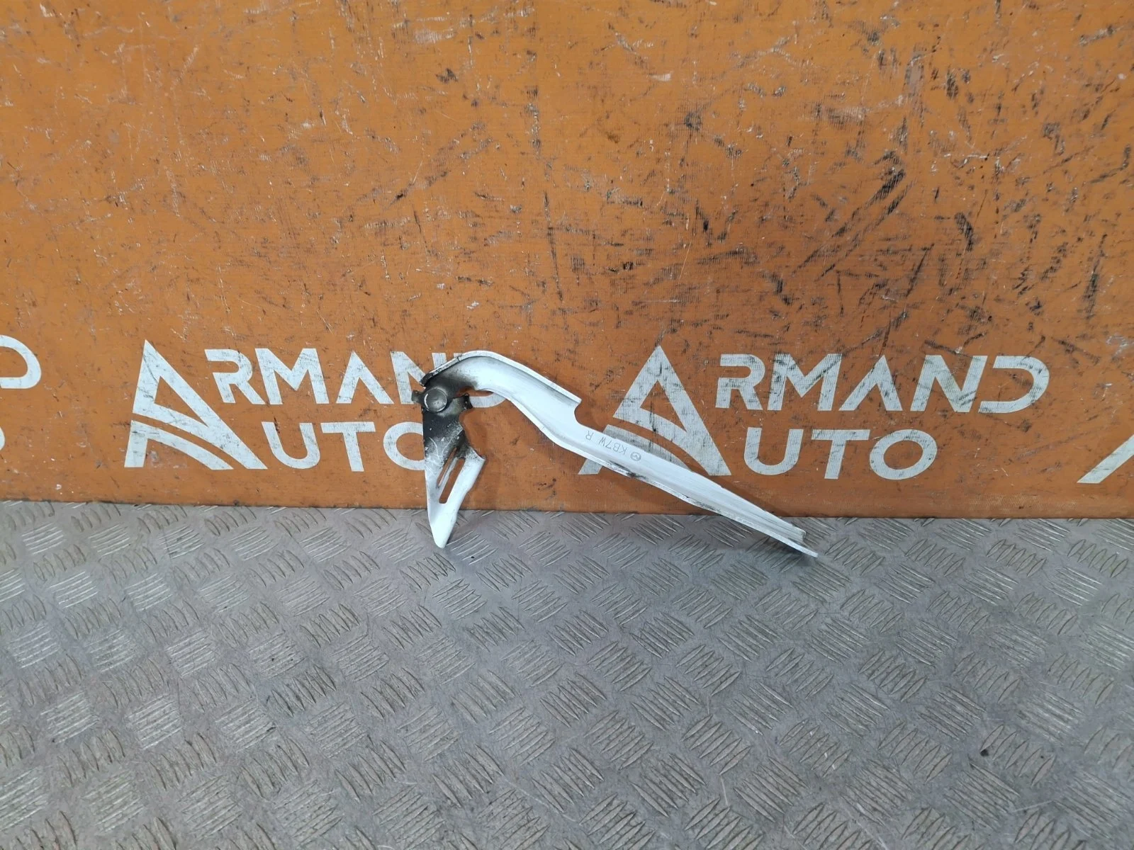 Петля капота Mazda CX-5 2017-нв