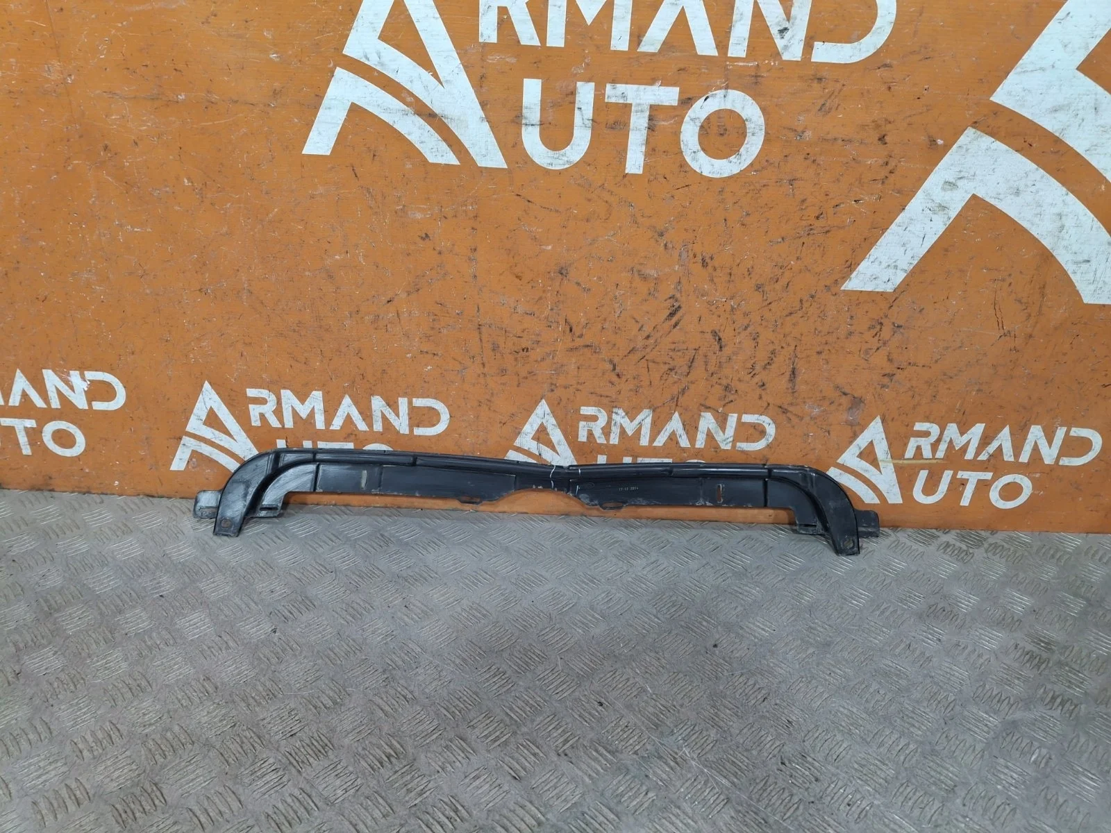 Кронштейн накладки бампера Land Rover Discovery Sport 2014-2019 L550