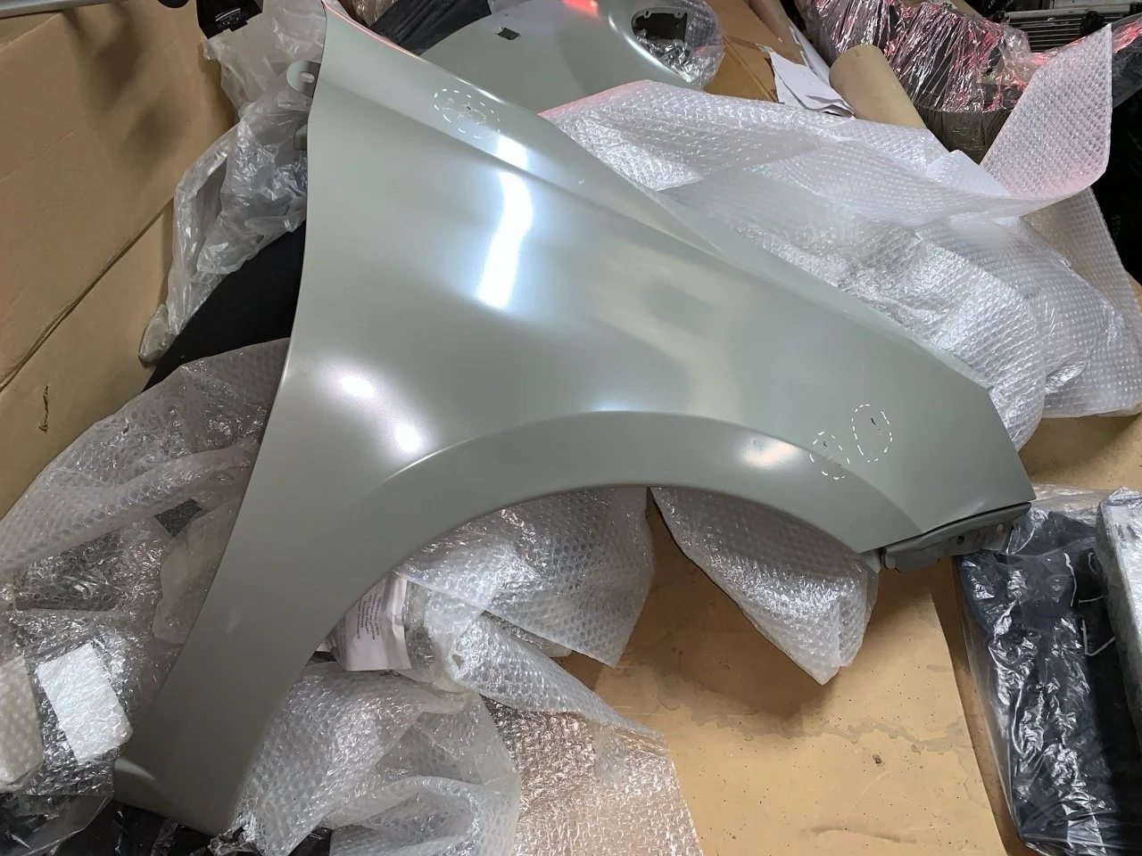 Крыло Lada Granta 8450104274, переднее правое