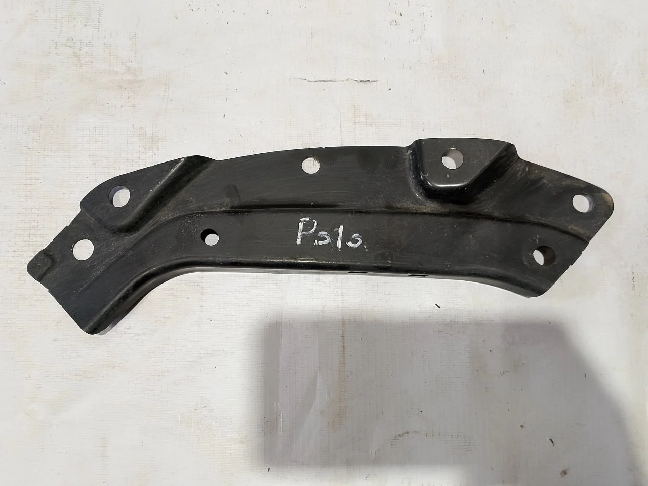 Кронштейн фары Volkswagen Polo 2012 6R0805931A СЕДАН, левый