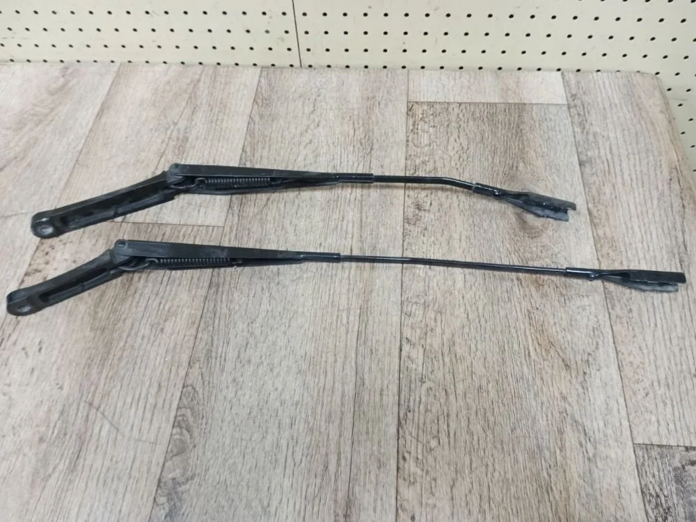 Поводок стеклоочистителя передний Volkswagen Jetta VI (2010—2015) Jetta VI (2010—2015) 162, 163, AV2, AV3