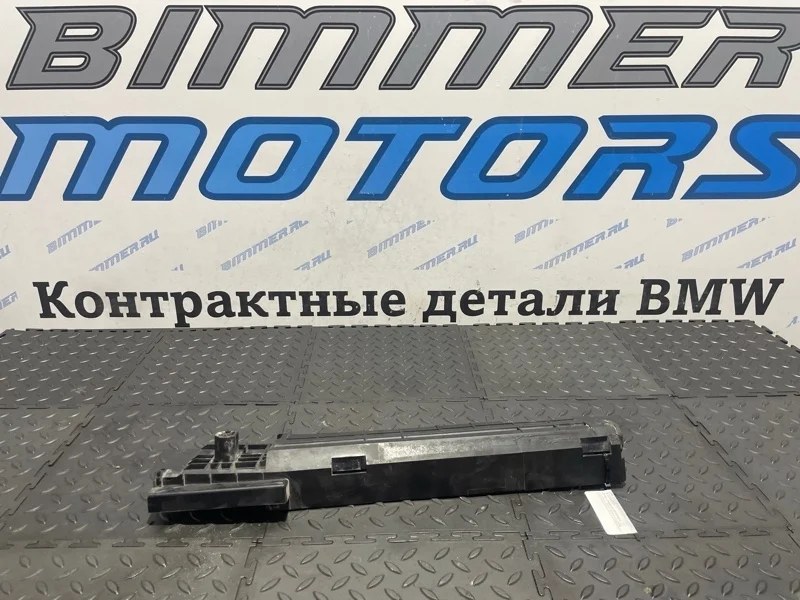 Кронштейн радиатора BMW 335i 2015 17117600537 F30 N55B30A, правый