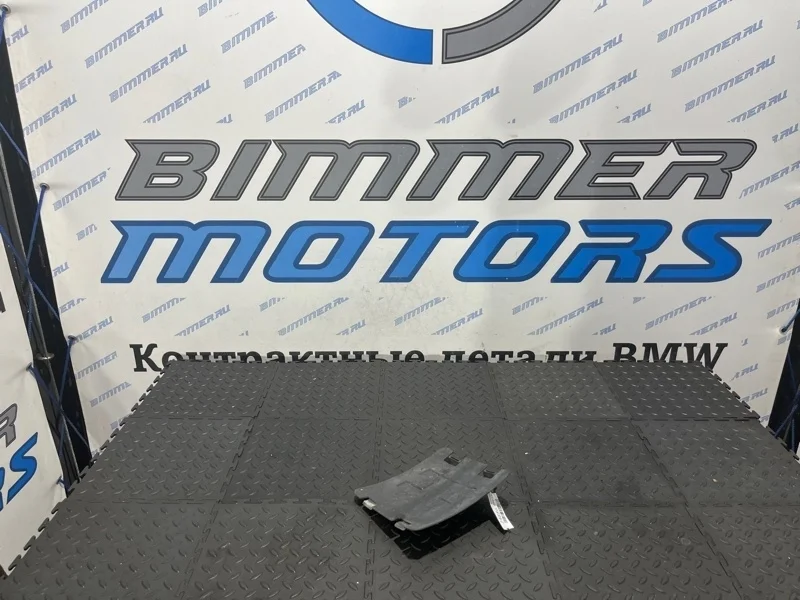 Крышка для замены ламп BMW 435iX 2015 51717260397 F33 N55B30A, передняя правая