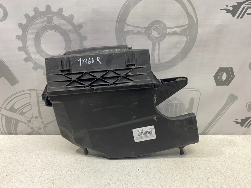 Корпус воздушного фильтра правый Mercedes-benz GLS 2017 X166