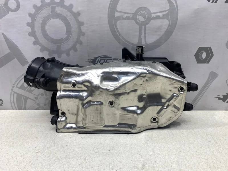 Корпус воздушного фильтра Mercedes-benz 2016 C205