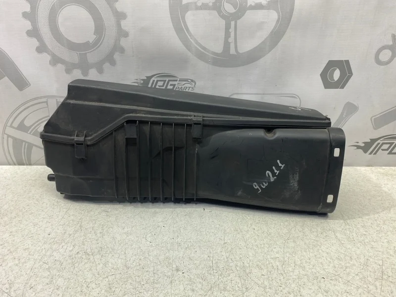 Корпус воздушного фильтра Mercedes-benz 2004 W211