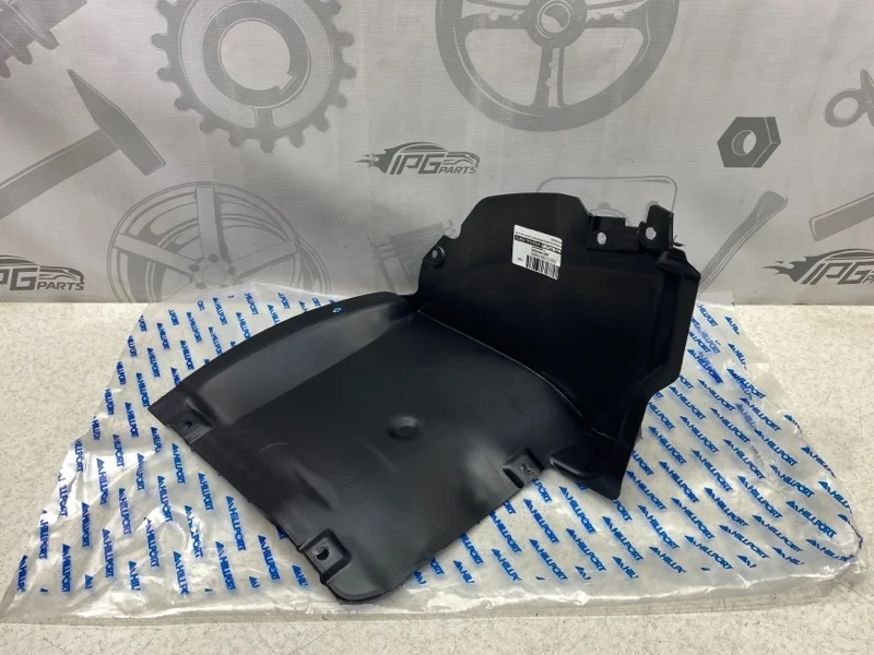 Подкрылок передний левый передняя часть Mercedes-benz W203