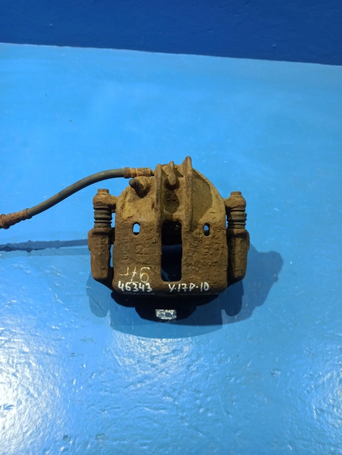 Суппорт тормозной передний правый Volvo V40 I (1995—1999)