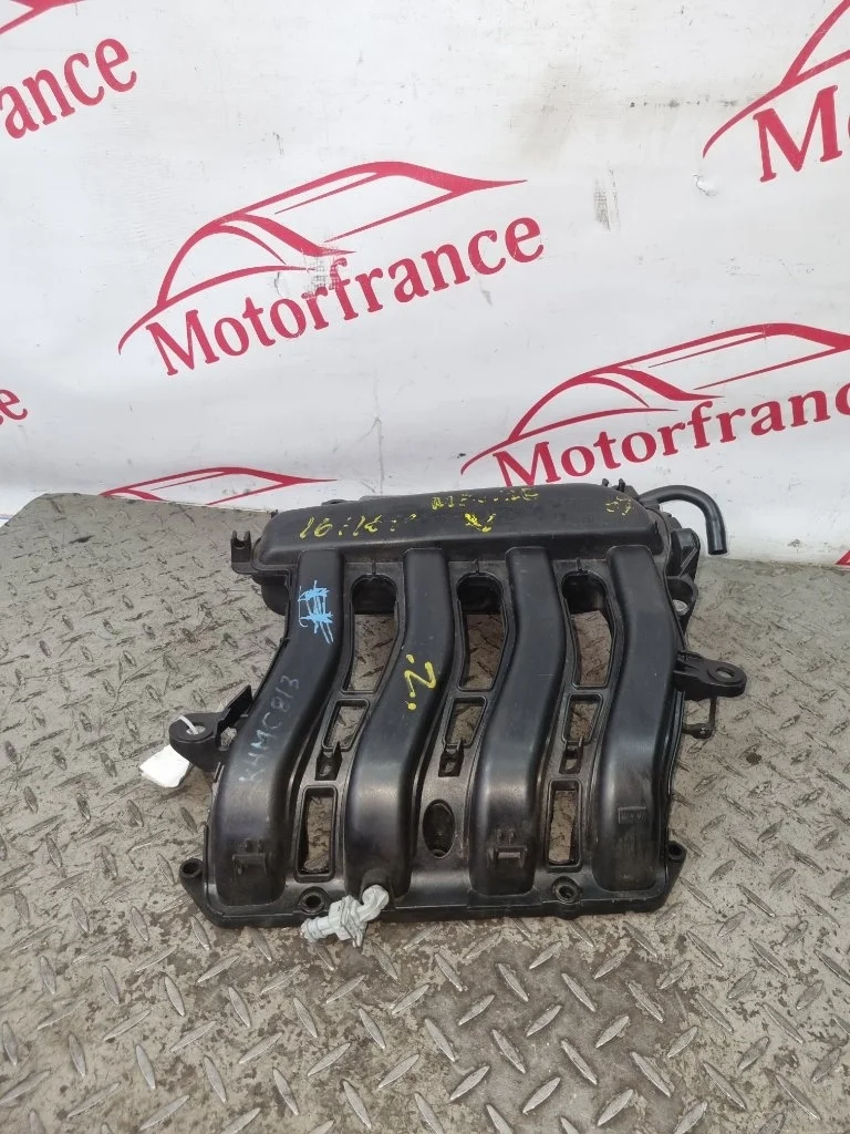Коллектор впускной Renault Megane 2007 8200647713 2