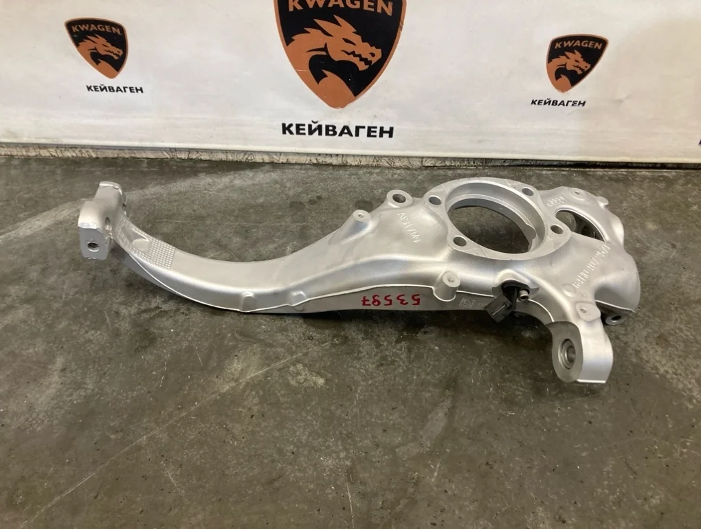 Кулак поворотный Audi A8 2013 D4