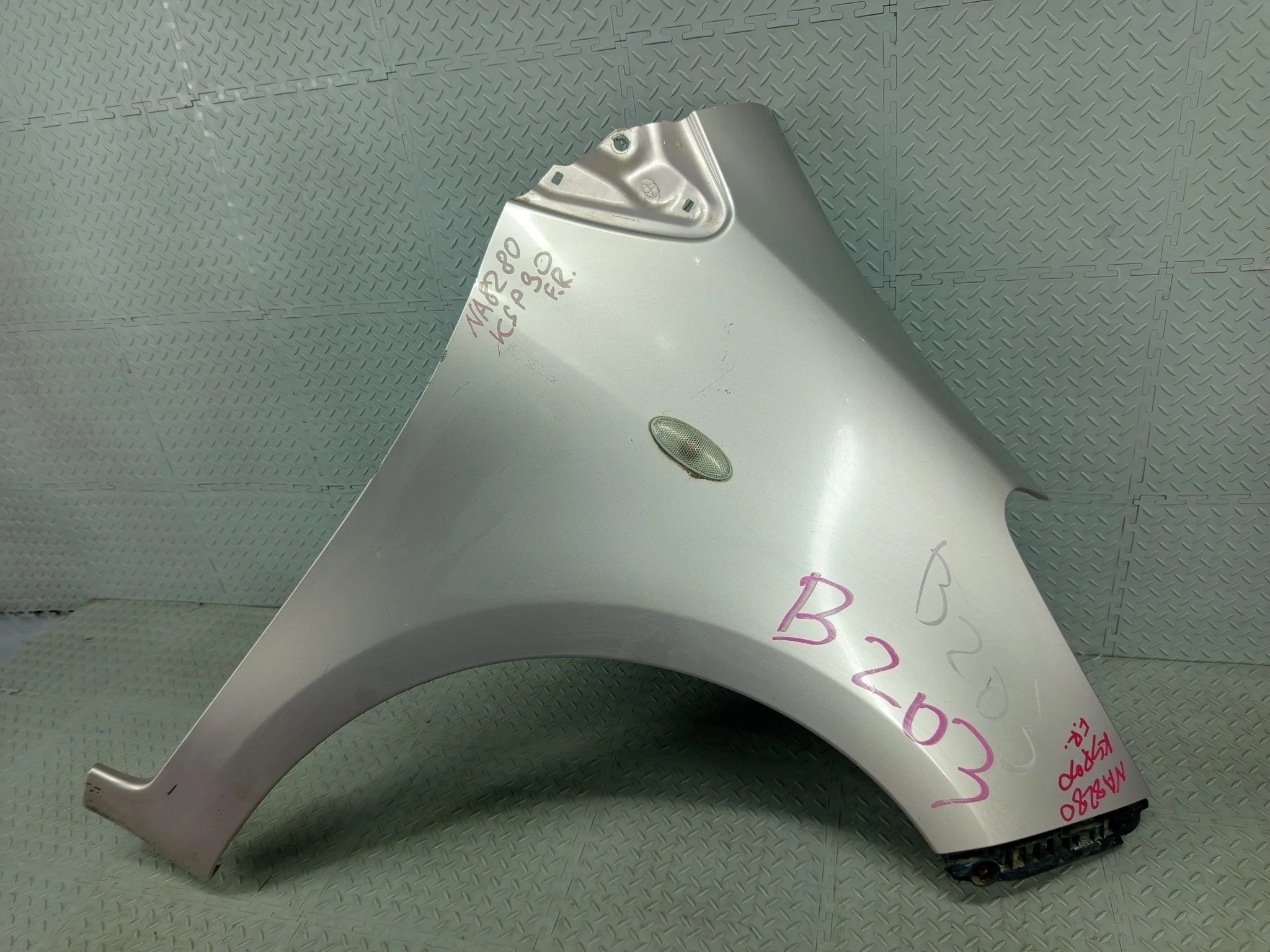 КРЫЛО TOYOTA 5381152210 ПЕРЕД ПРАВО розовый, 3P3 NA8280