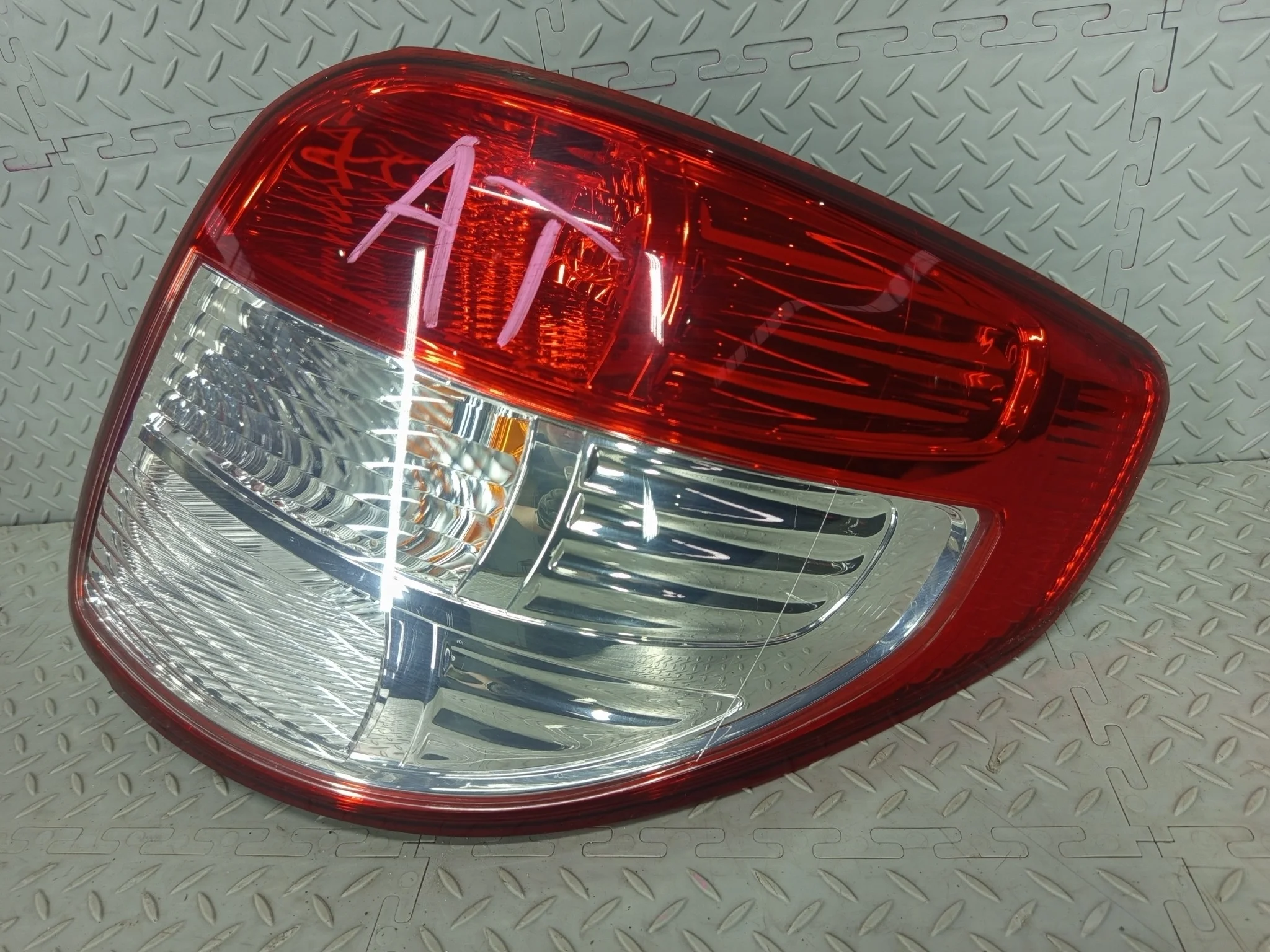 ФОНАРЬ SUZUKI ПРАВО 3565080JA0 NA8595