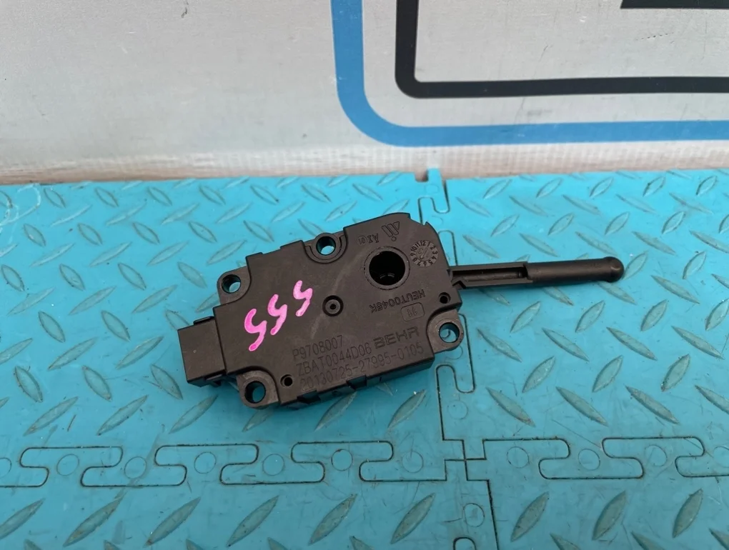 Моторчик заслонки печки (тепло холод) Mercedes-Benz S-Class 2013 A2219062500 W222 278.929 4.7