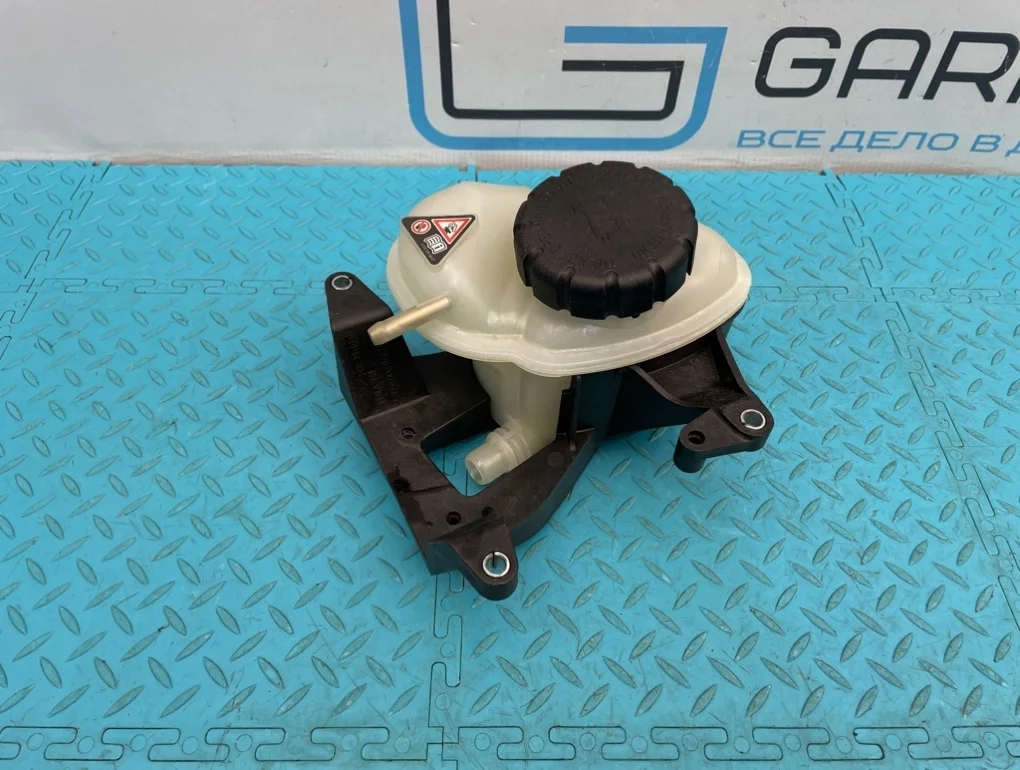 Бачок расширительный Mercedes-Benz S-Class 2013 A2782000385 W222 278.929 4.7