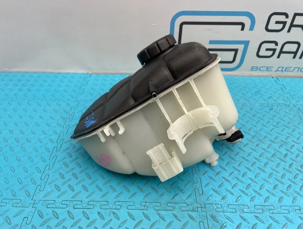 Бачок расширительный Mercedes-Benz C-Class 2006 A2035000049 W203 272.920 2.5
