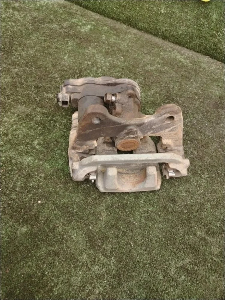 Суппорт Lexus RX300 2022 4783048130 AGL25L 8ARFTS, задний правый