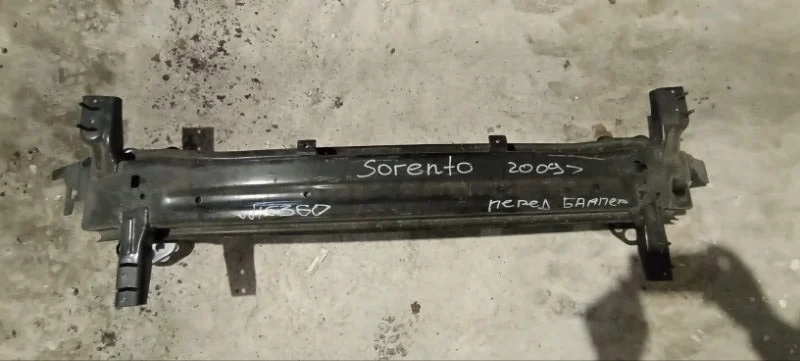 Усилитель бампера передний Kia Sorento XM
