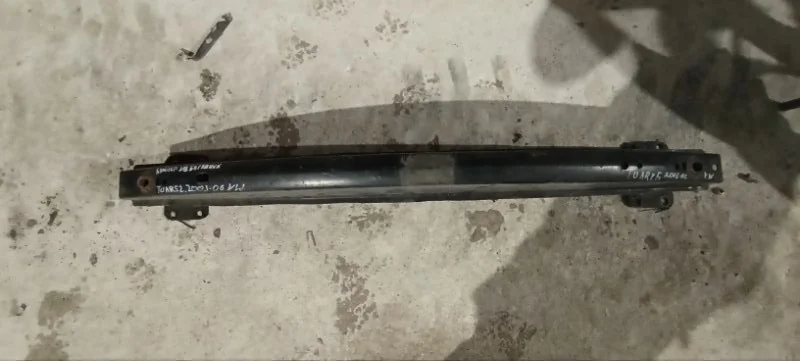 Усилитель бампера задний Volkswagen Touareg