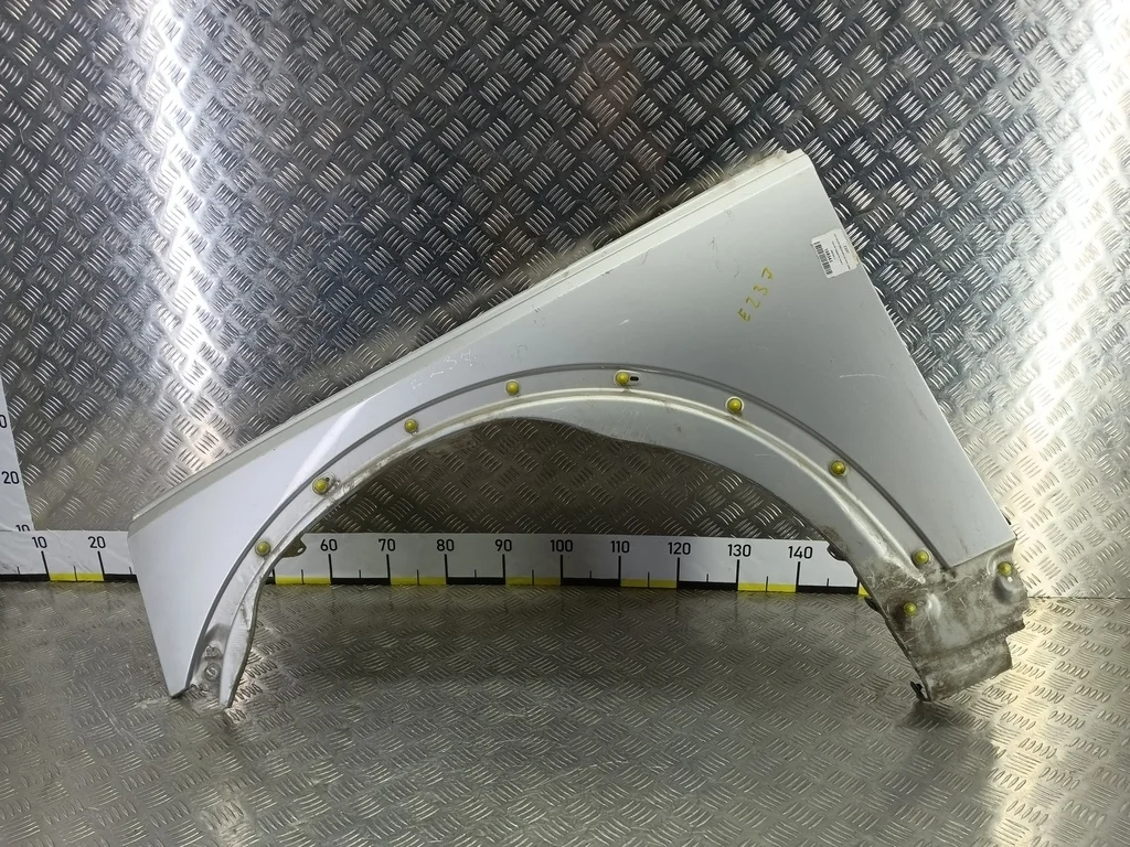 Крыло переднее левое LAND ROVER DISCOVERY III (20