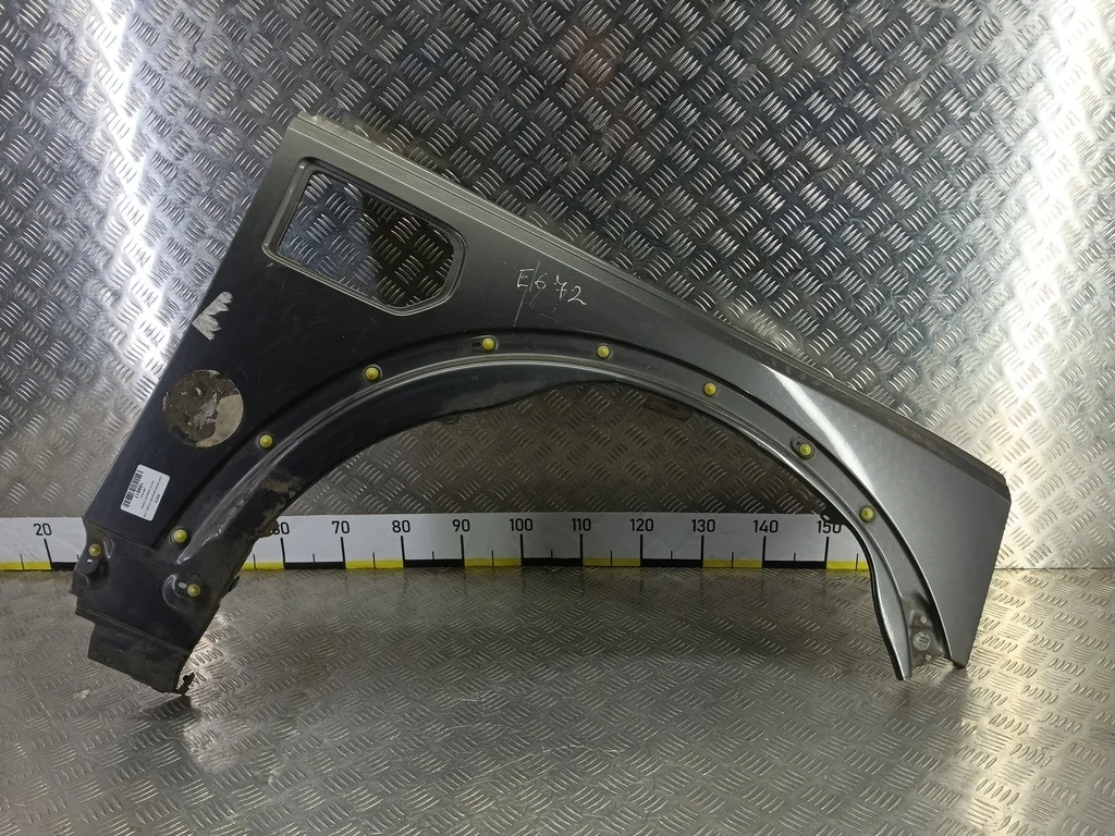 Крыло переднее правое LAND ROVER DISCOVERY III (2
