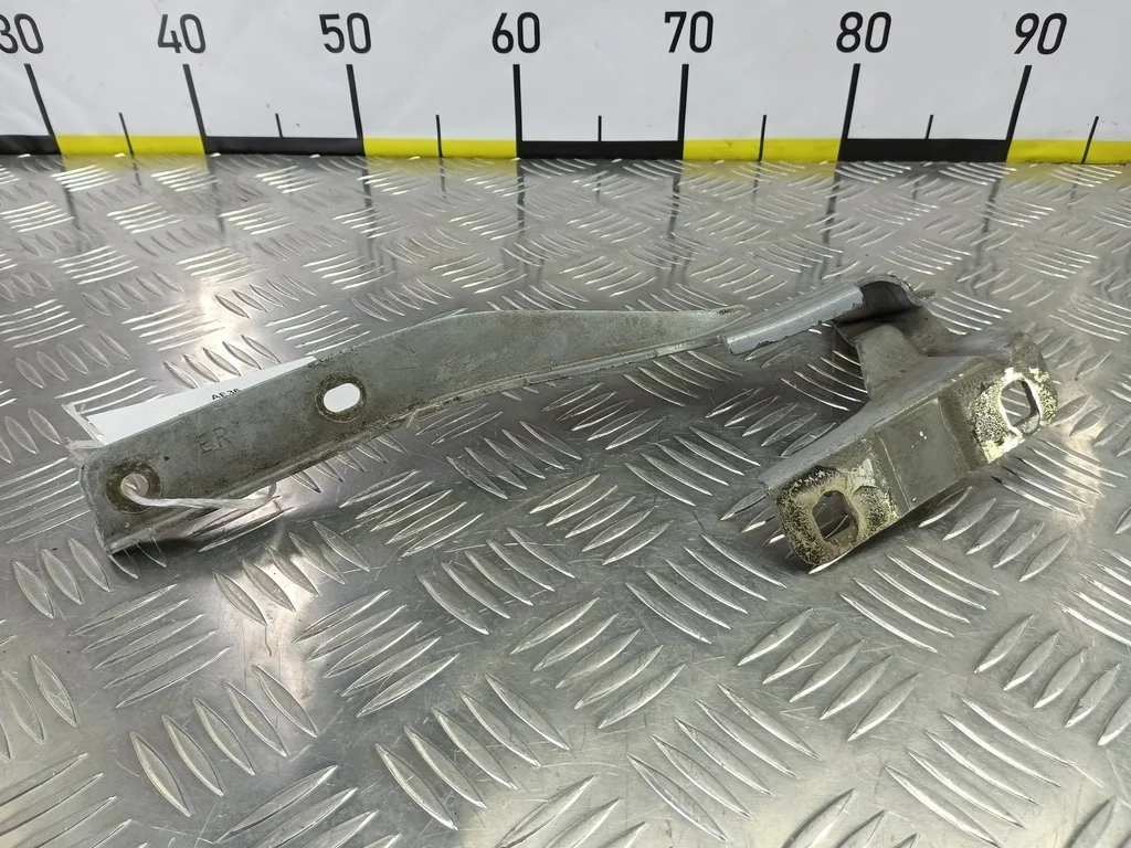 Петля капота правая NISSAN NOTE E11 (2005—2009)