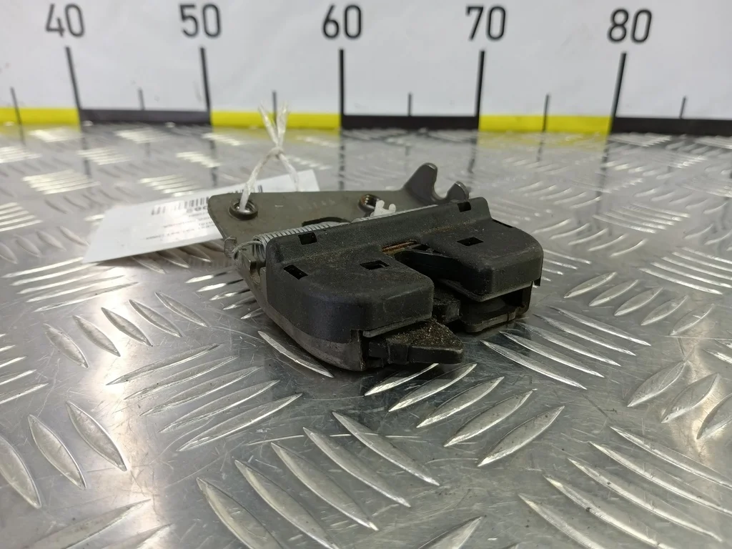 Замок спинки сиденья BMW 3 серия E90/E91/E92/E93