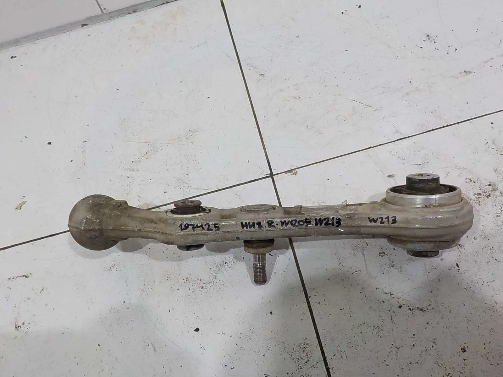 Рычаг Mercedes-Benz C-класс W205/S205/C205/A205 (2014—2018) Зад