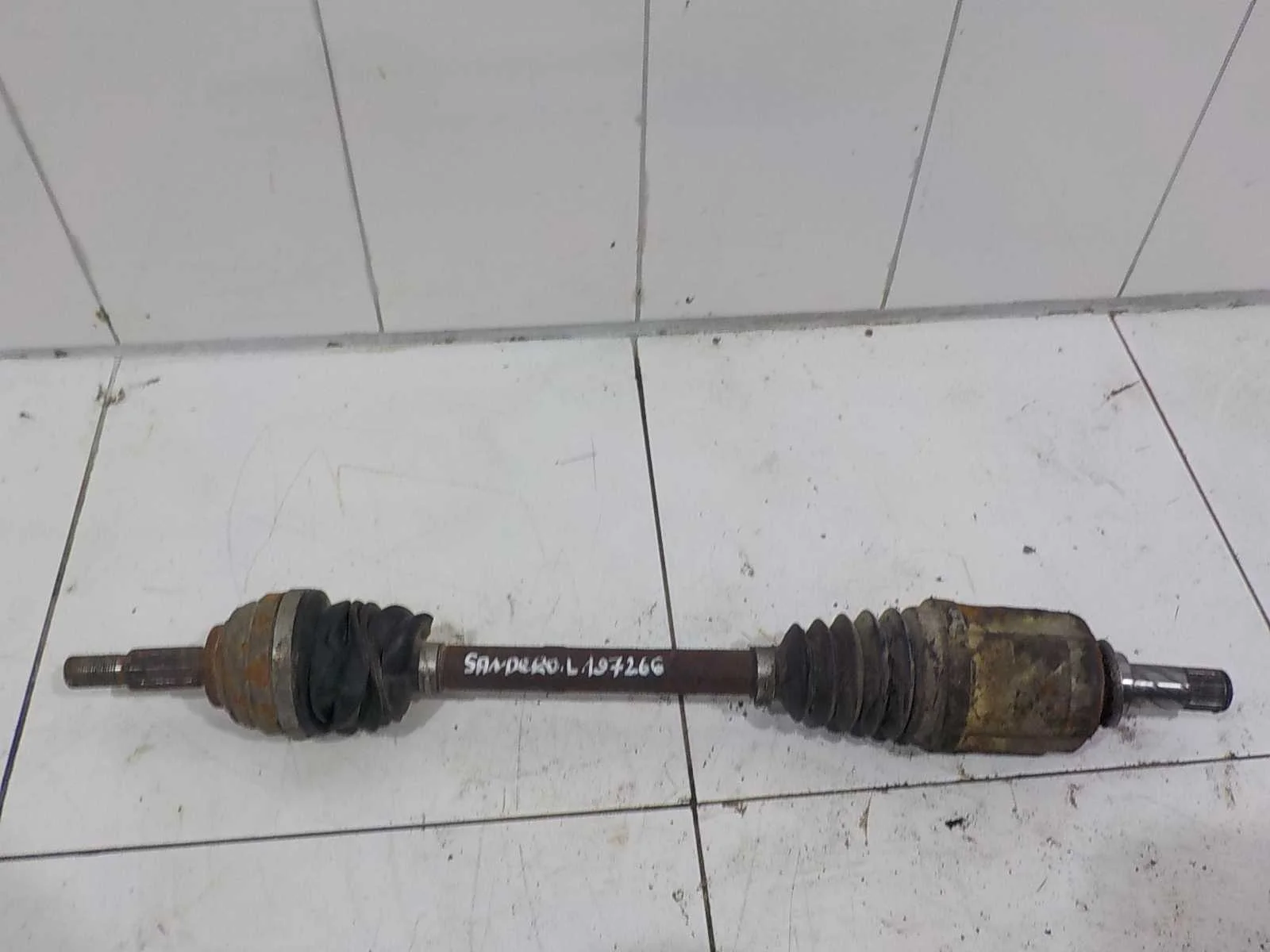 Привод Renault Logan II (2012—2018)  Лево