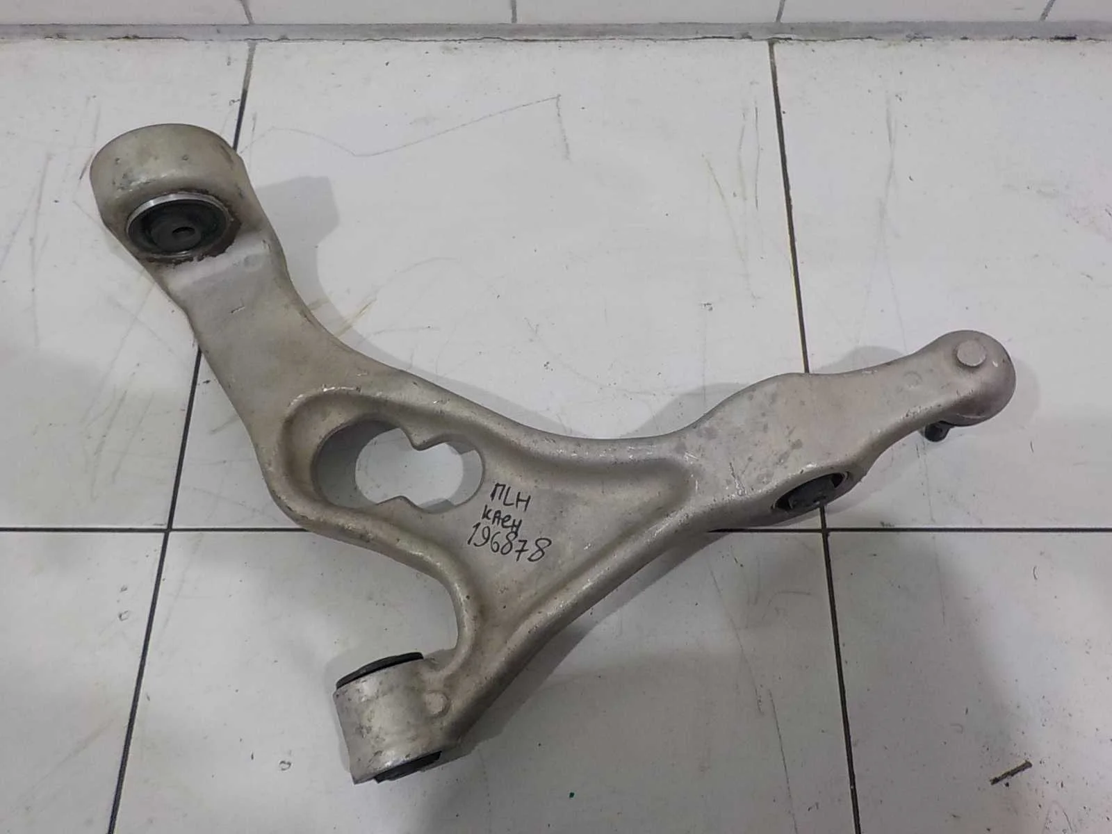 Рычаг Porsche Cayenne II (2010—2014) Перед Лево