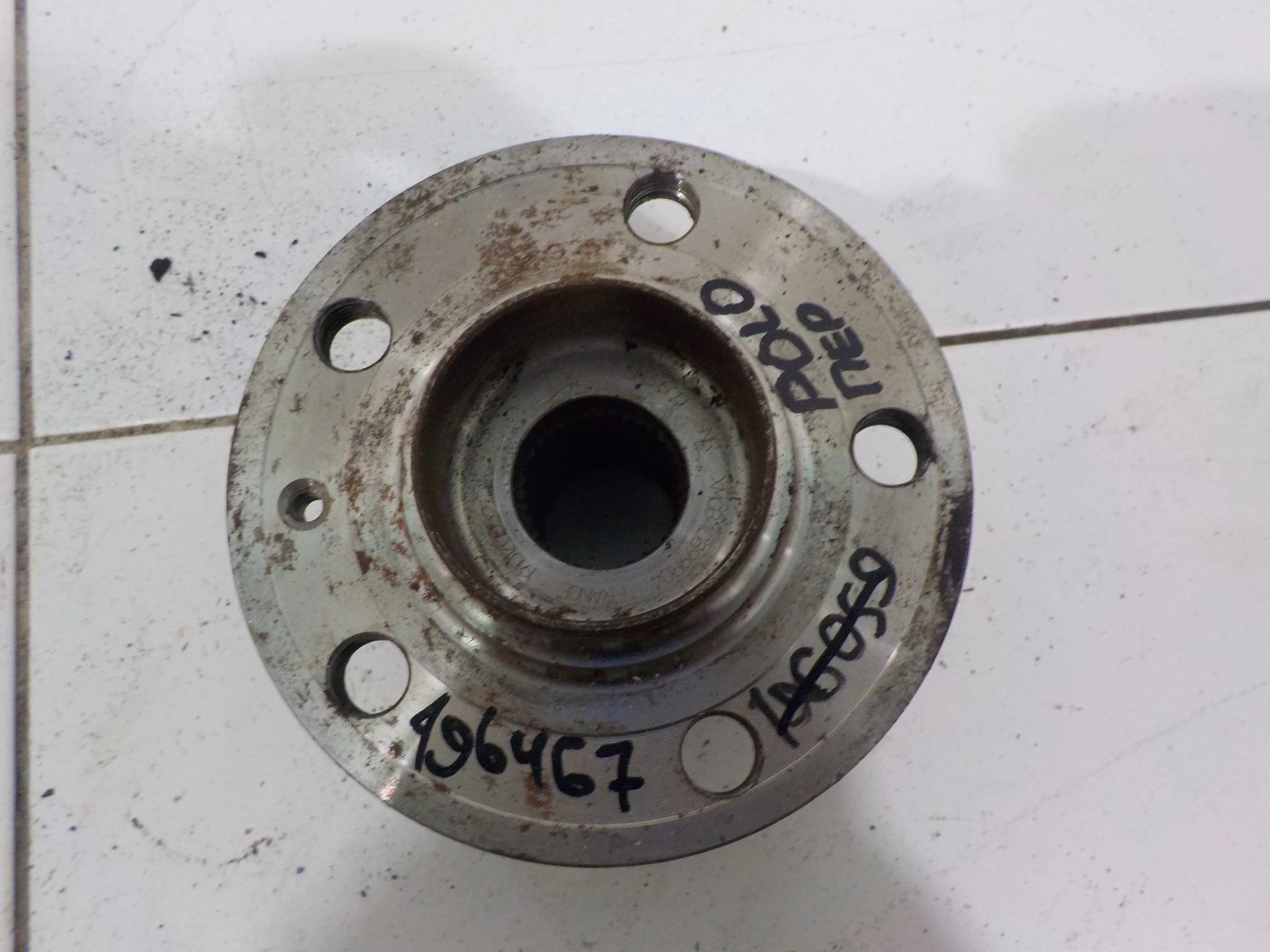 Ступица Skoda Fabia II (2007—2010) Перед