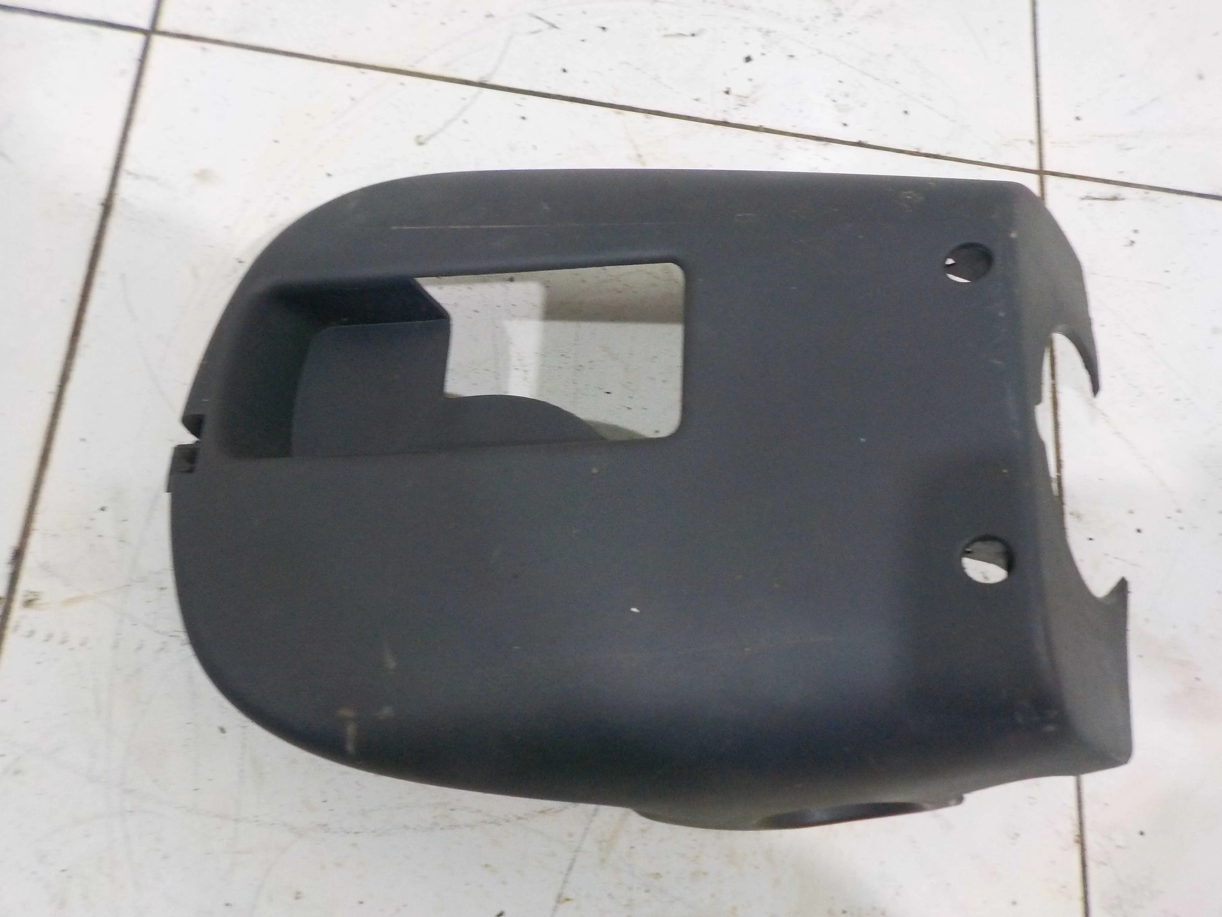 накладка рулевой колонки Renault Logan I (2004—2009)