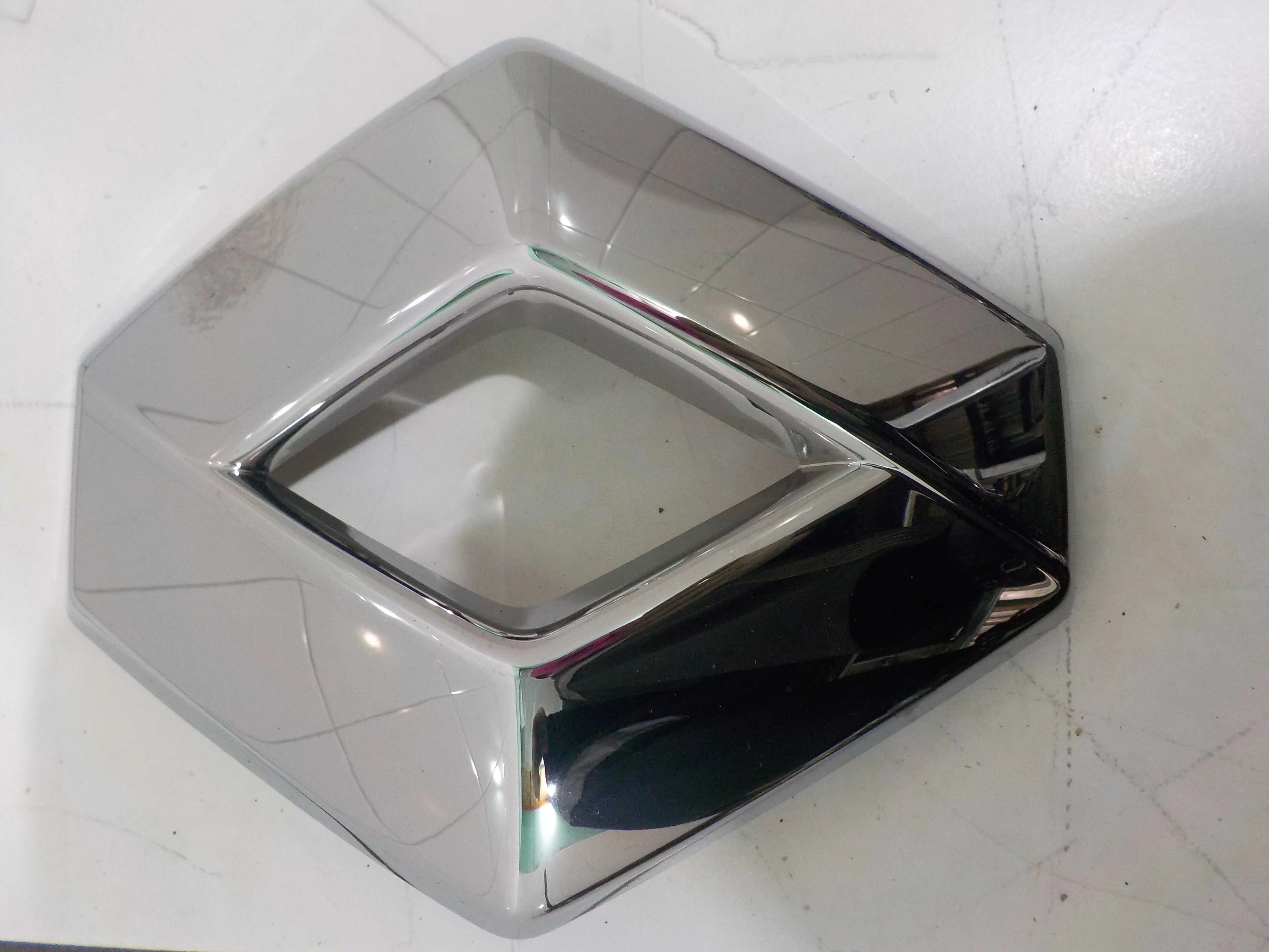 Эмблема Renault Fluence I (2009—2013)