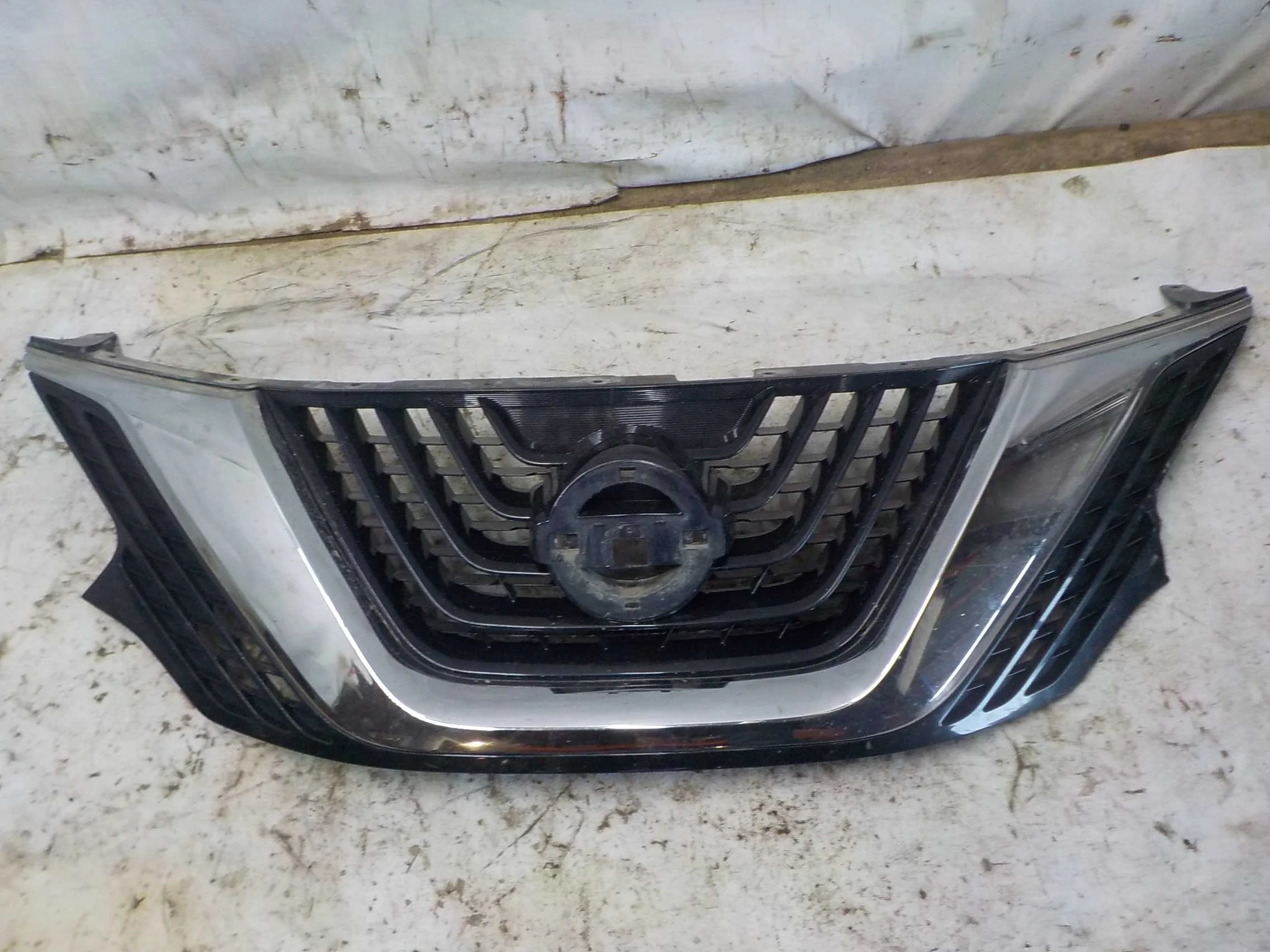 Решетка радиатора Nissan Murano Z52 (2014—2025)