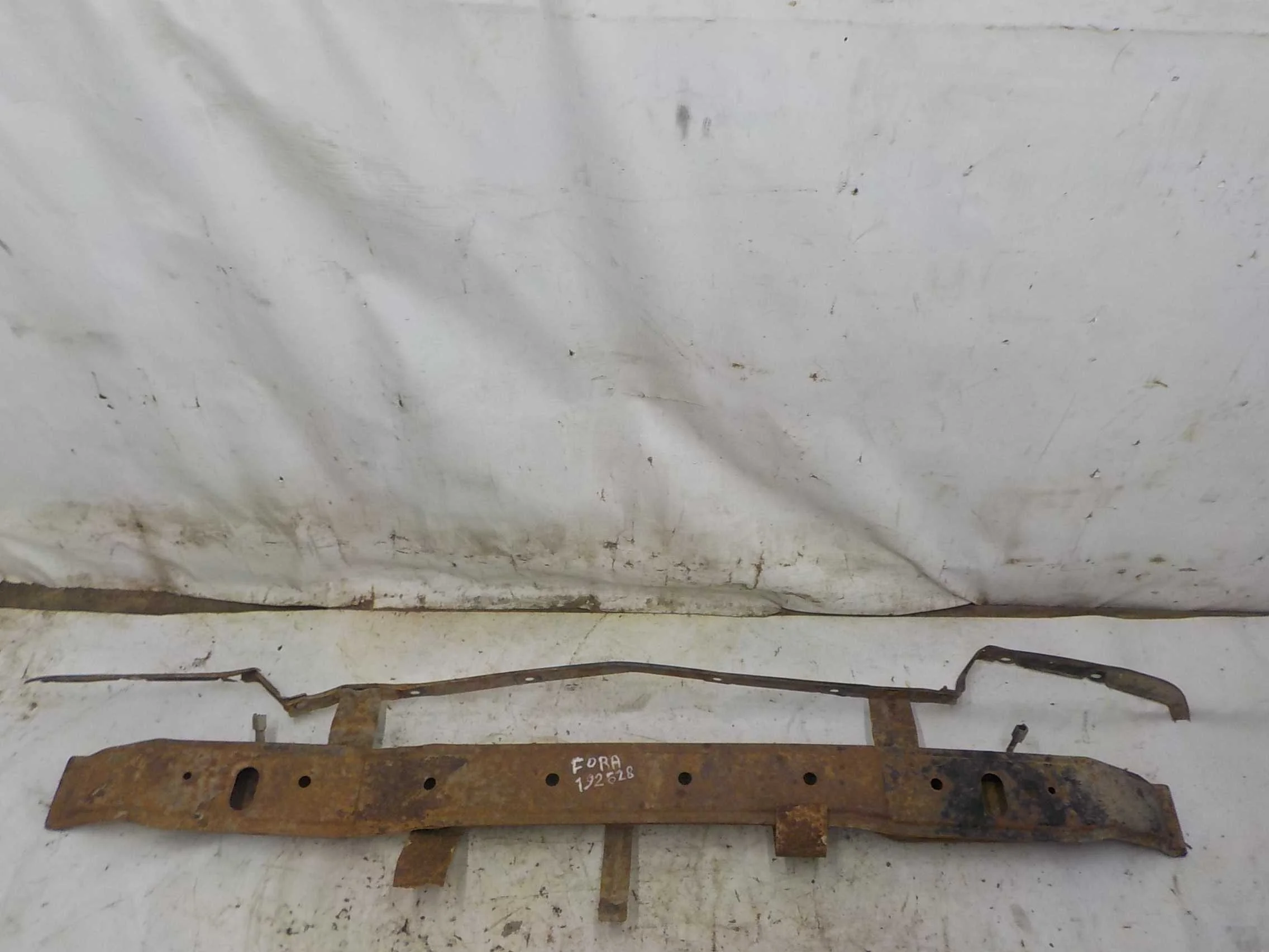 Усилитель бампера Vortex Estina I (2008—2012) Перед