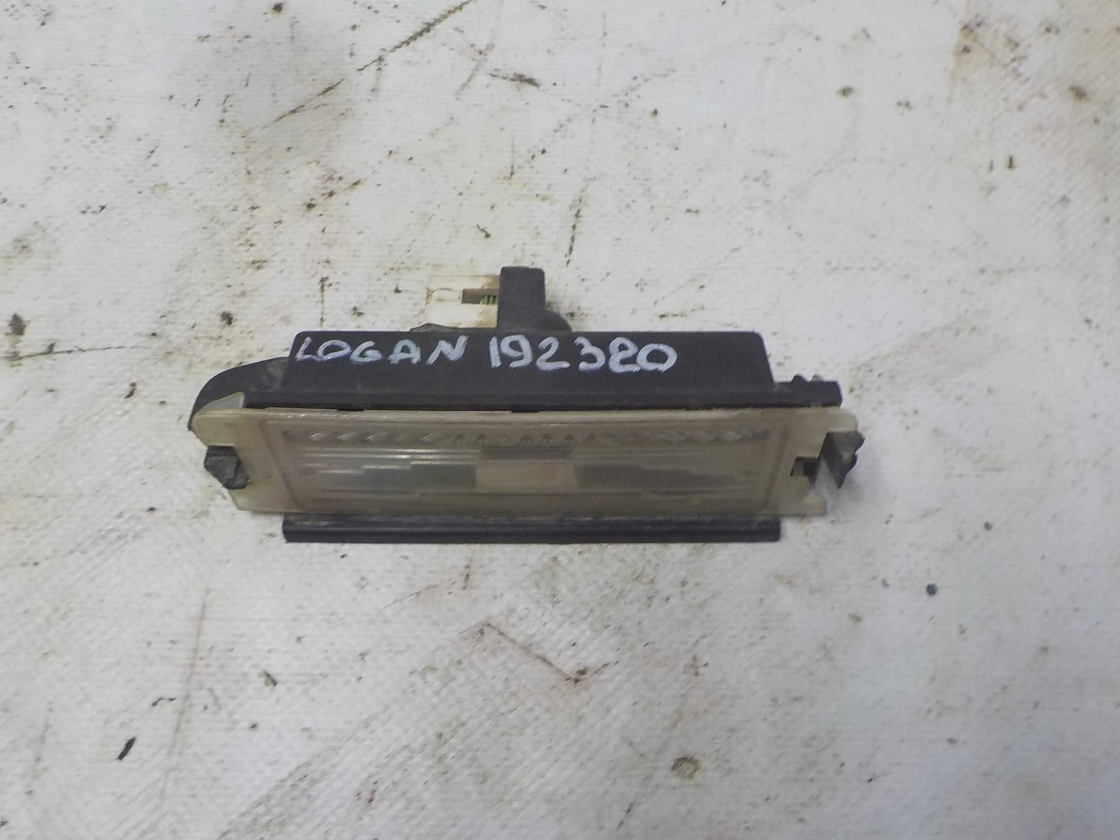 Подсветка номера Renault Logan I (2004—2009)