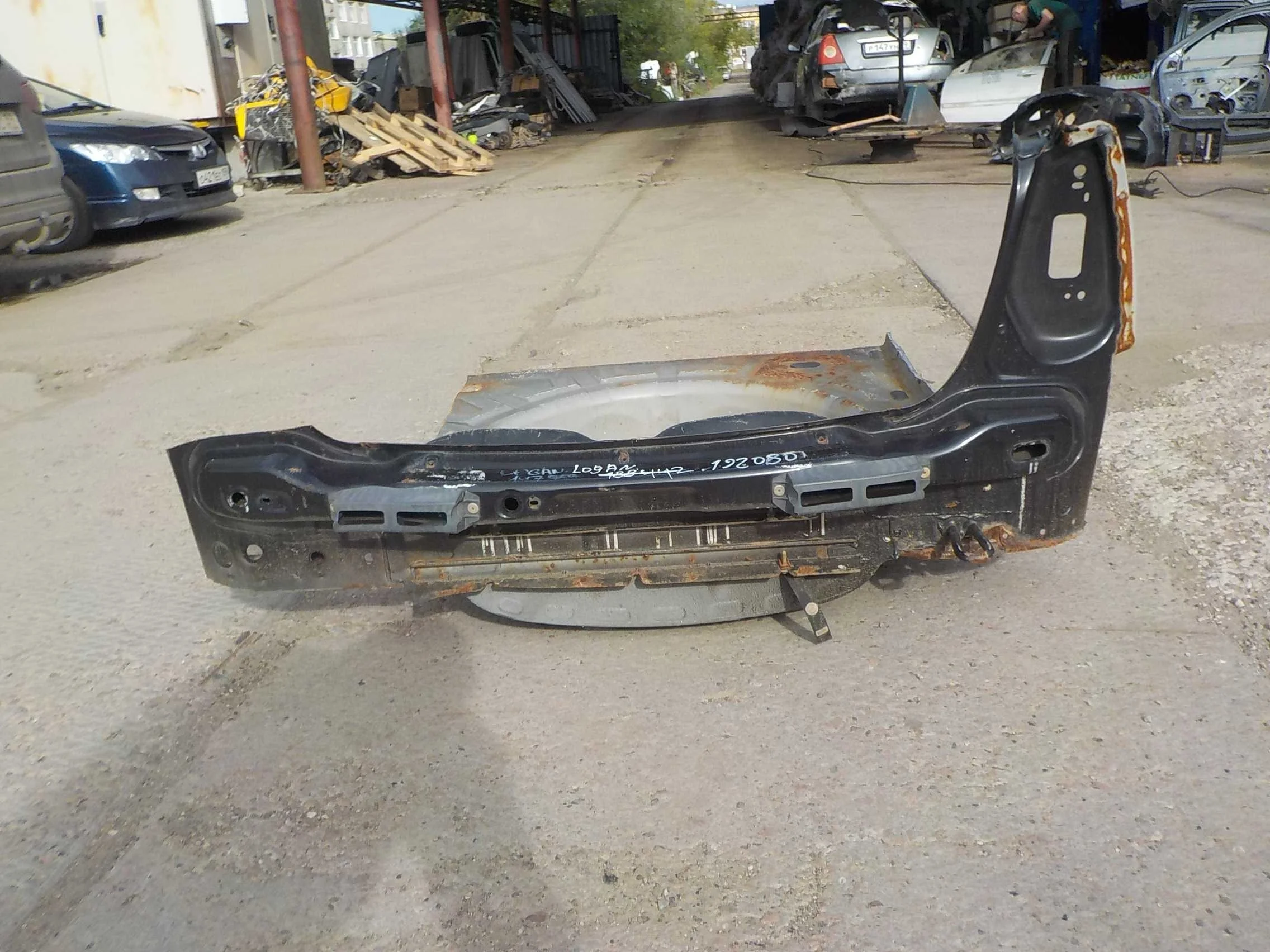 задняя панель кузова Renault Logan I (2004—2009)