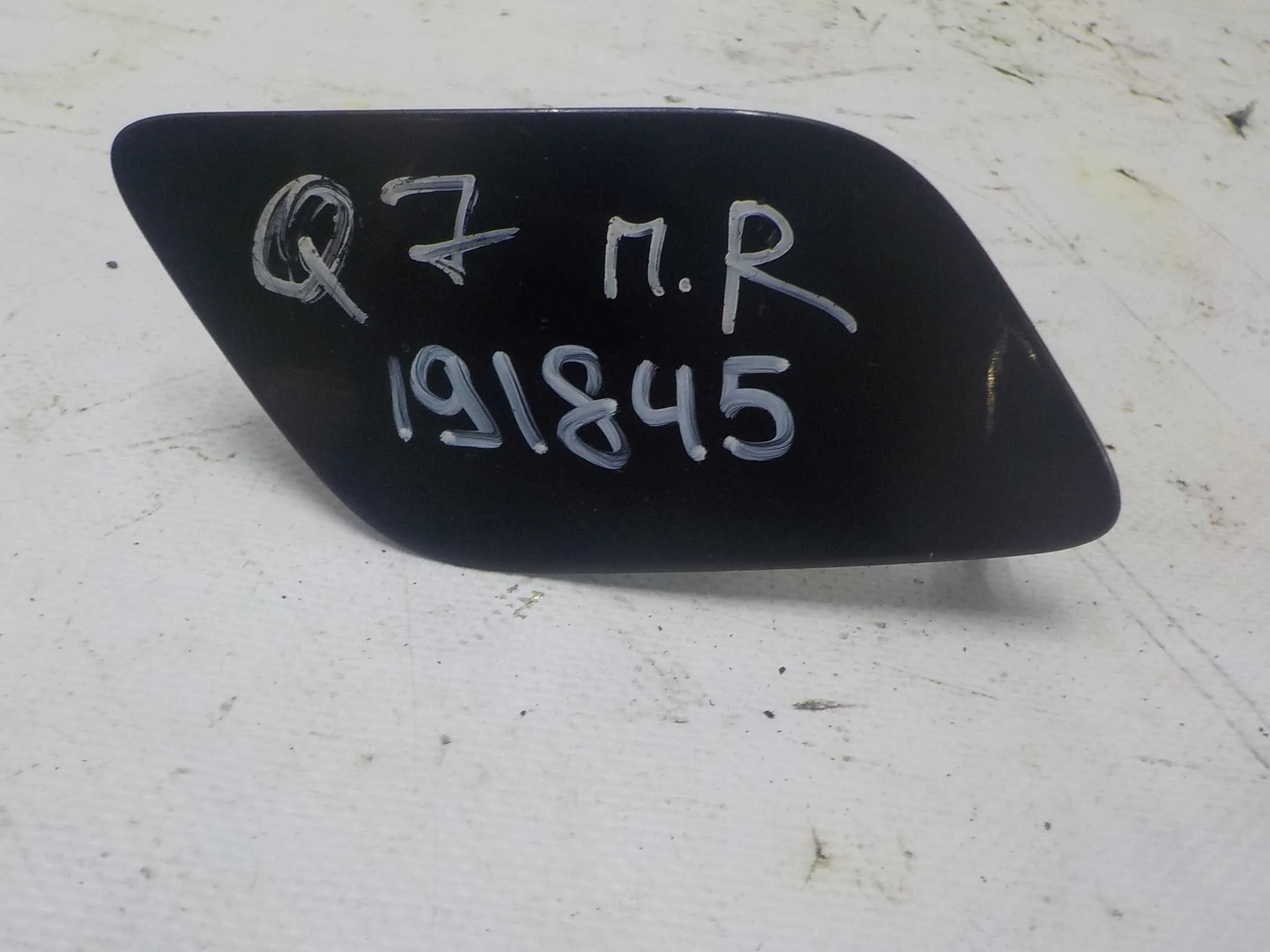 Крышка форсунки омывателя Audi Q7 4L (2005—2009)  Право