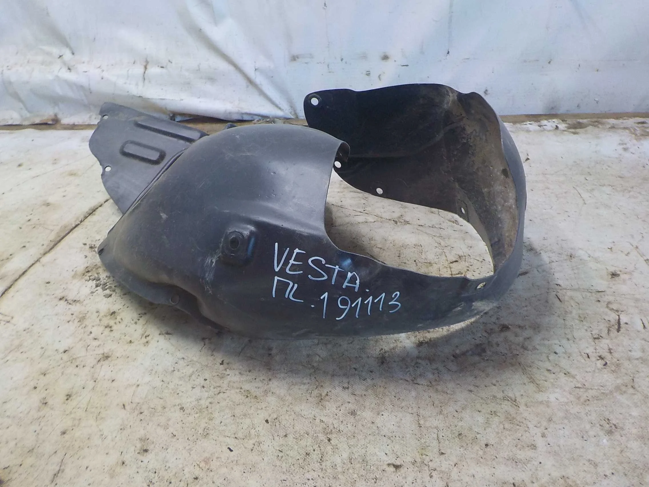 Подкрылок ВАЗ (LADA) Vesta I (2015—2023) Перед Лево