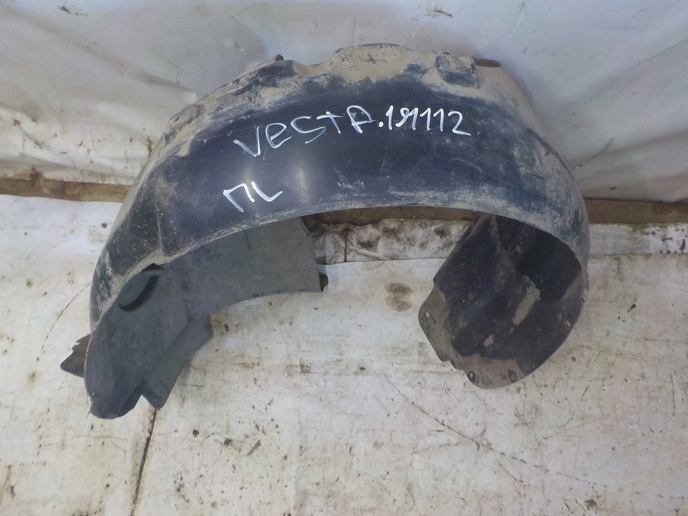 Подкрылок ВАЗ (LADA) Vesta I (2015—2023) Перед Лево